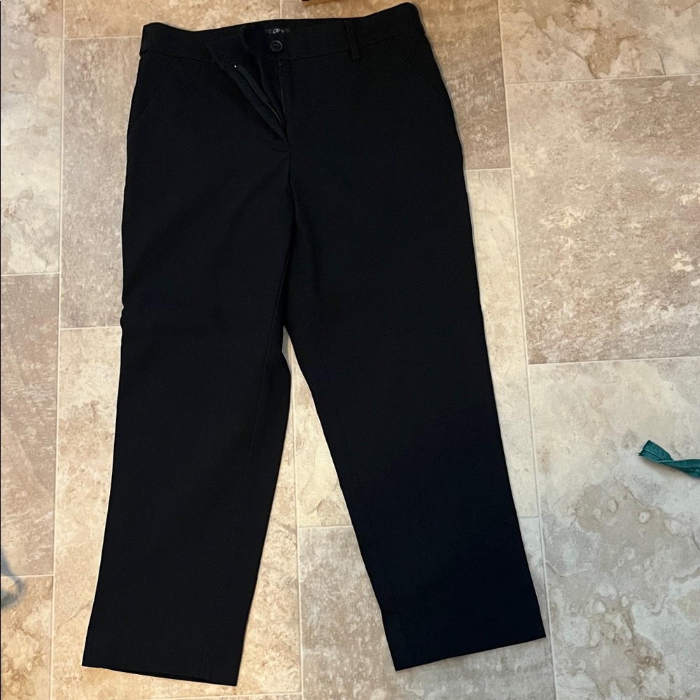 LOFT Classic Black curvy straight Cropped Pants